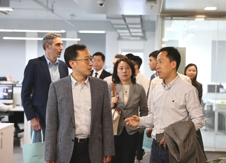 Foreign Affairs Office visting Sunyu offices